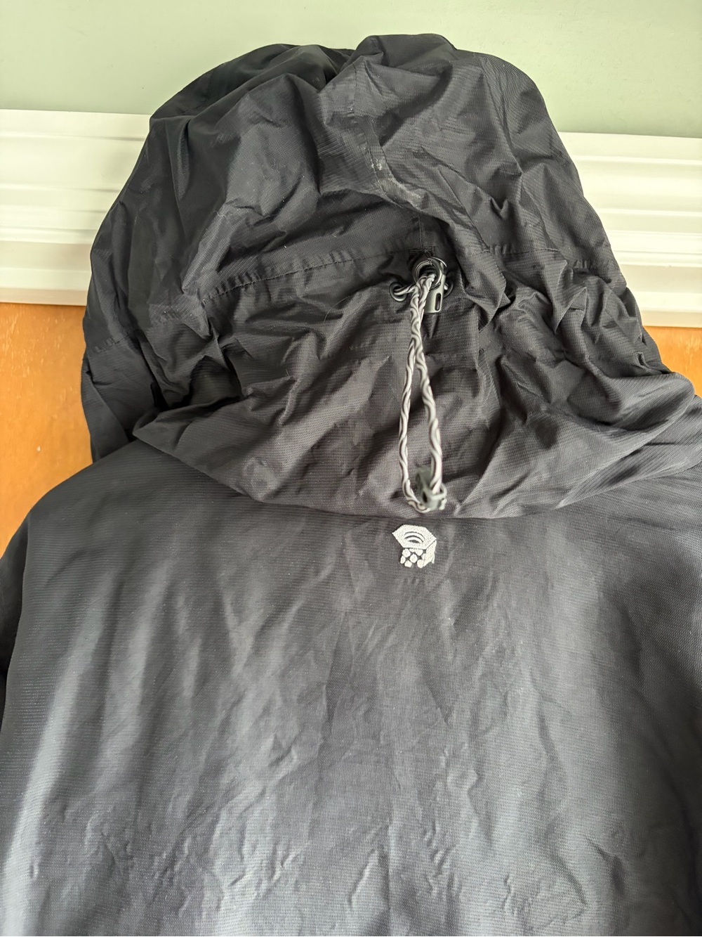 Mountain Hardwear Black Hooded Rain Jacket - Picture 9 of 13